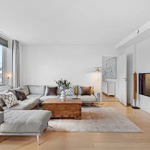 Sanders Monarch - Charming One-bedroom With Two Balconies , Copenhagen Denmark